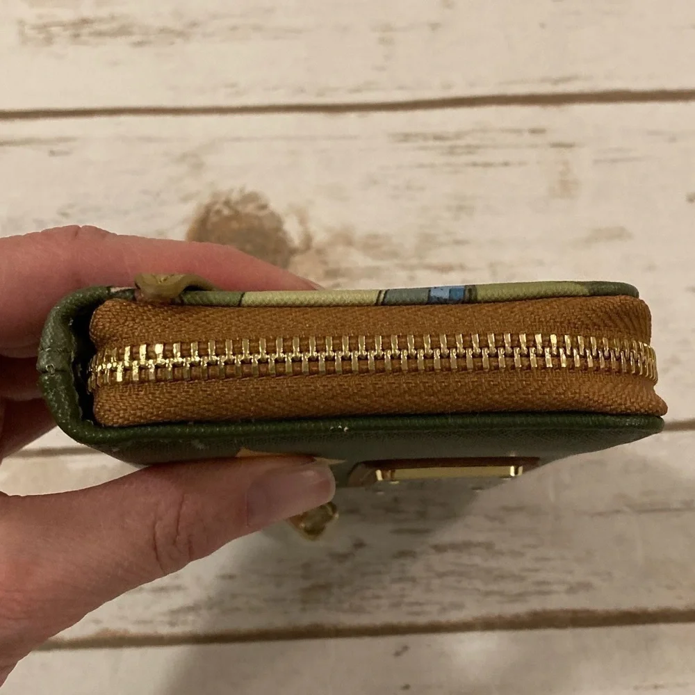 Loungefly Harry Potter Golden Snitch Zip Around Loungefly Wallet